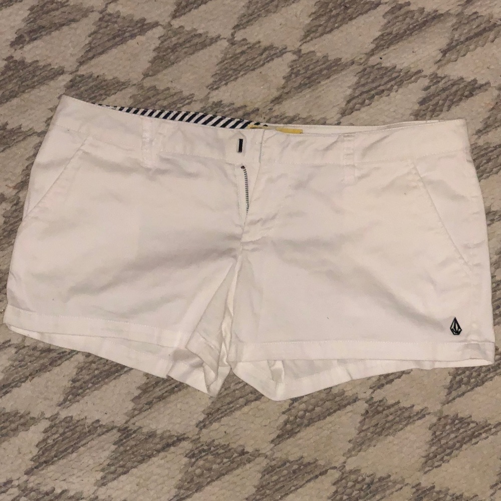Flattering white shorts
